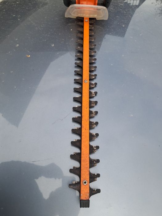 Nożyce do żywopłotu black&decker