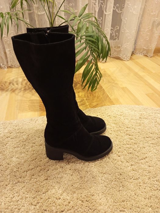 Продам зимові чобітки