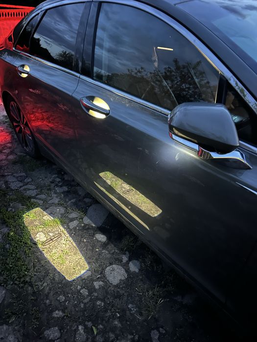 Lincoln MKZ 2.0 EcoBoost - 12 тис. долл.