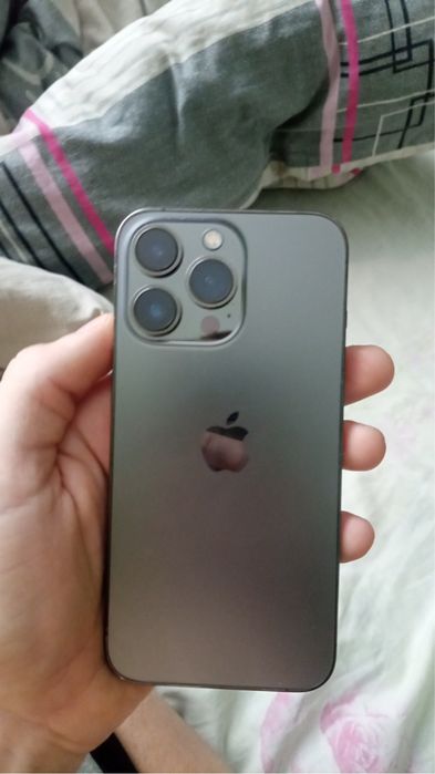Продаю айфон 13 про на 256