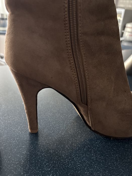 Kozaki  damskie na szpilce