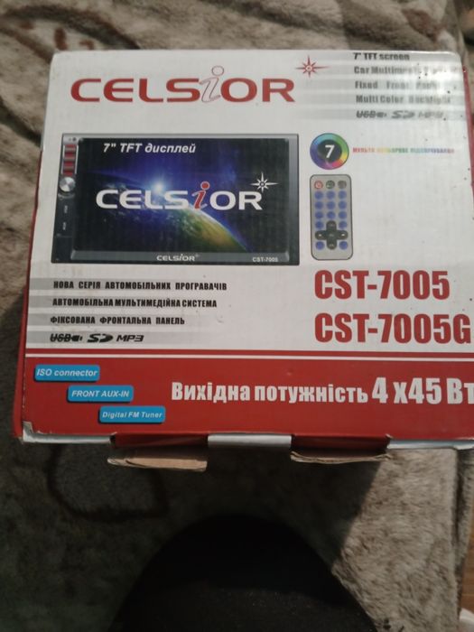 Продам магнітолу до машини