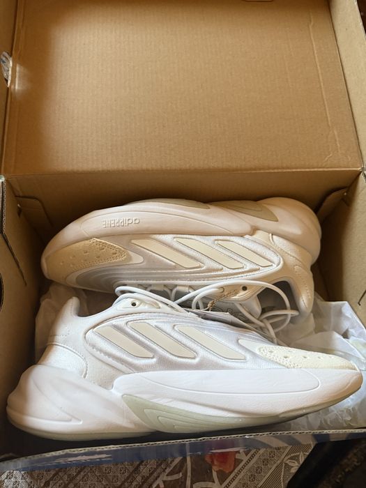 Кроссовки adidas новые