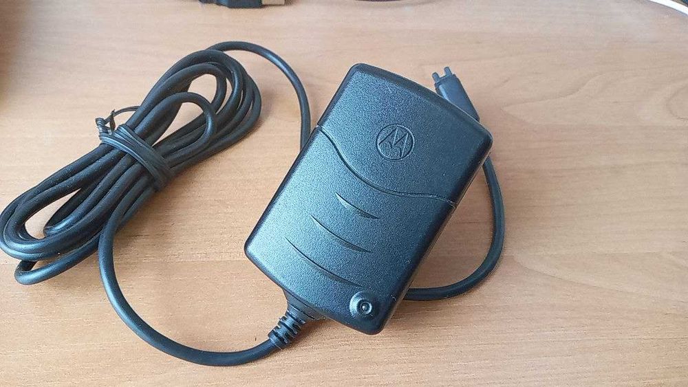 старое зарядное устройство для старого телефона