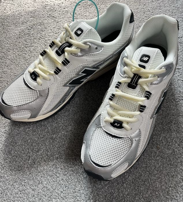 New Balance 204L