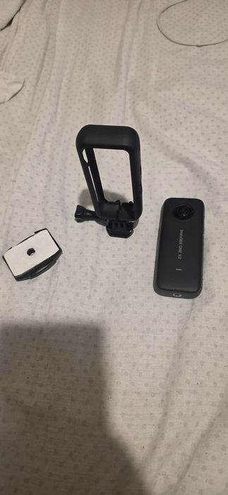 Câmara Insta360 One X2 – 360º (Com Caixa e Acessórios)