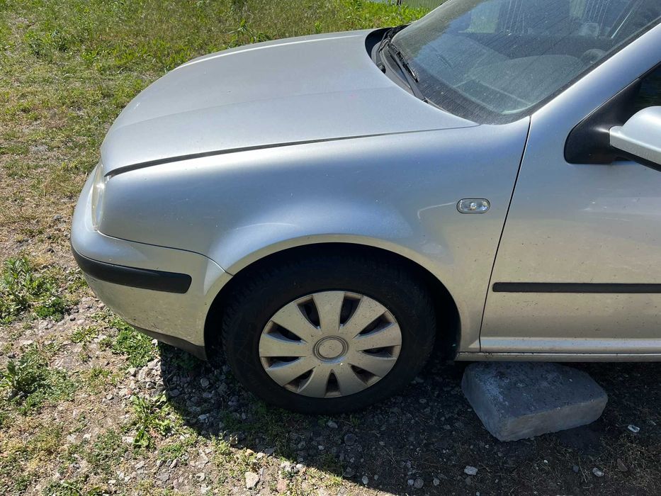 błotnik przód przedni lewy vw golf iv 4 bora 1j0 1997 - 2006 srebrny la7w