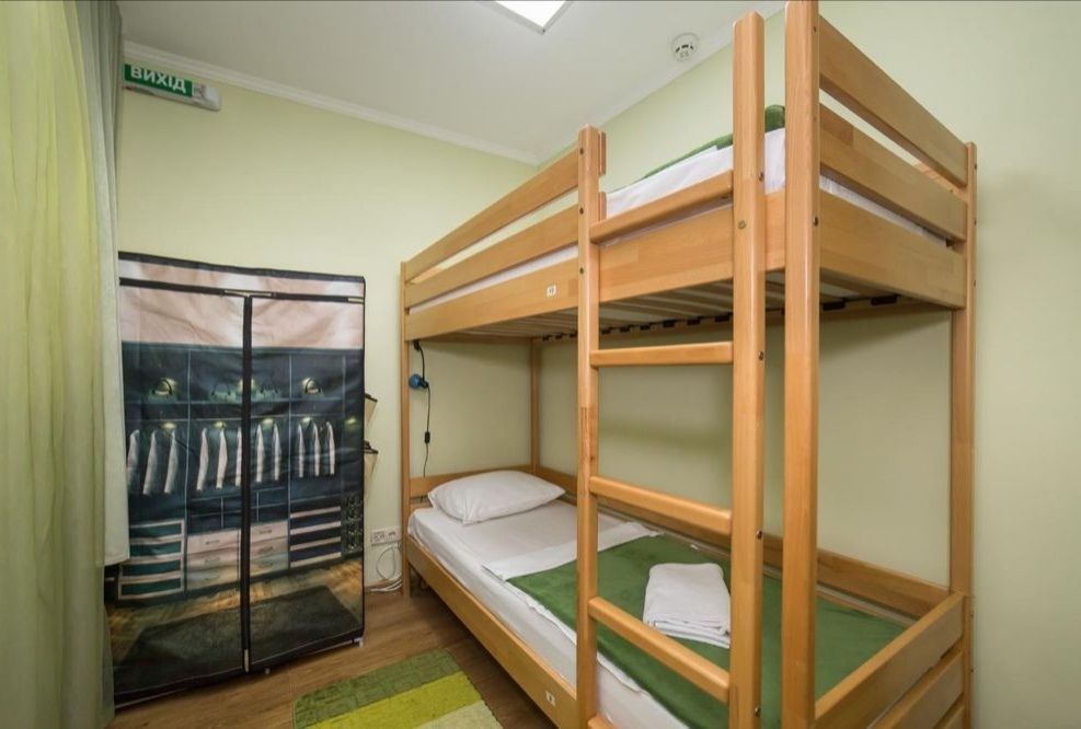 150 сутки ХОСТЕЛ КИЕВ Майдан Независимости Крещатик Театральная Центр