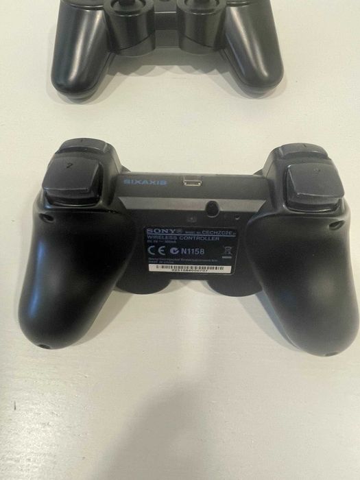 Playstation 3 Slim - 320 GB Oferta de dois comandos