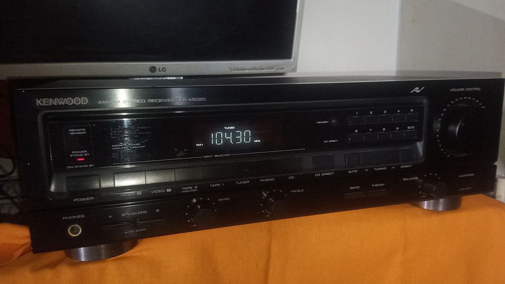 Amplificador Kenwood com radio
