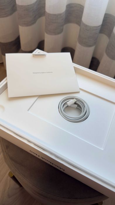 Troca/retoma. Apple Macbook Neo 512GB 100% "azul" + caixa original, cabo e fatura