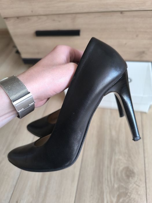 Czarne skórzane szpilki Edeo 37