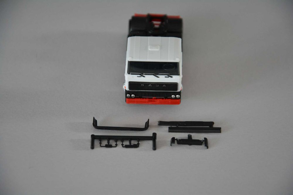 1:87 (H0) Herpa 317399 - RABA 6x4 - biała