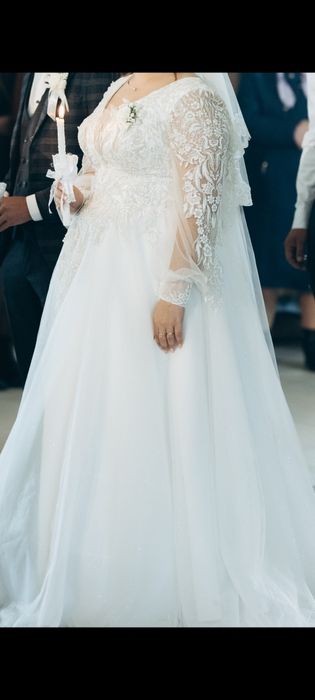 Продам весільну сукню 58р.