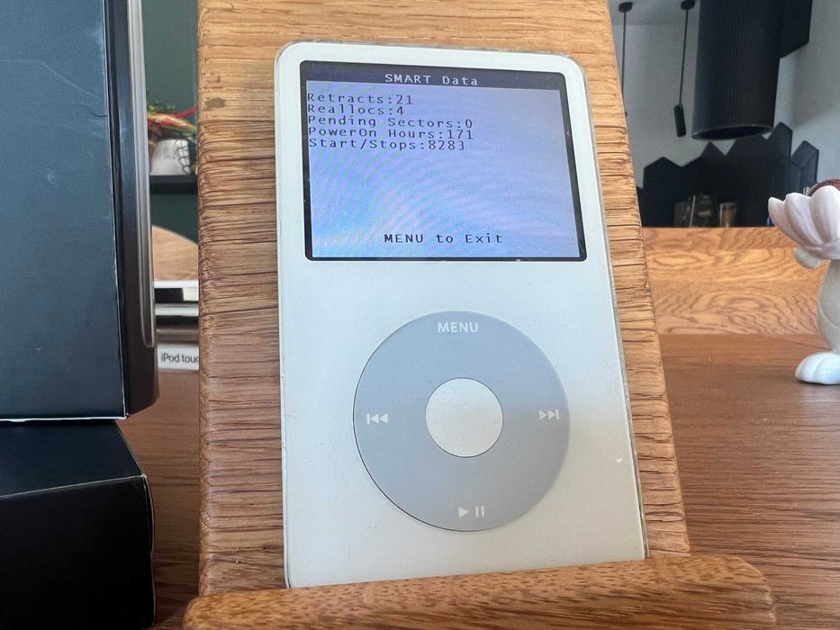 Apple iPod 5.5G generacji Enhanced 30GB MA444LL/A A1136 Classic Video