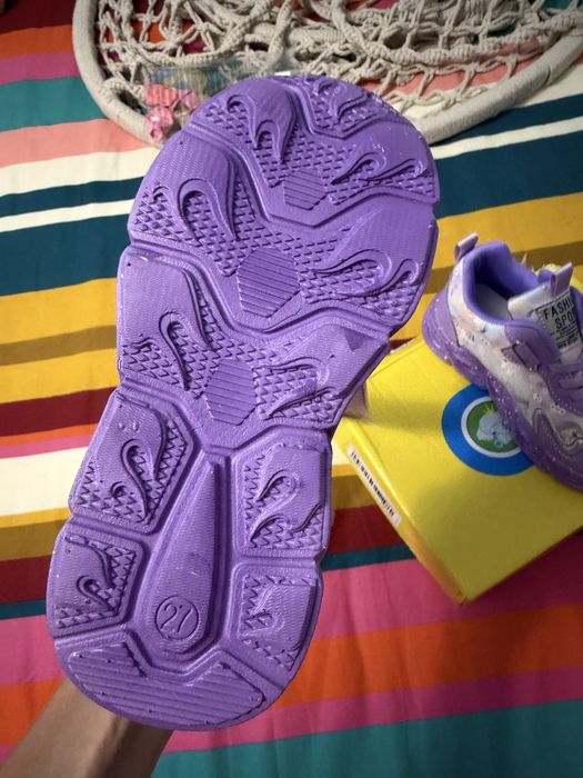 Sapatilhas criança com luzes [NOVO C/ETIQUETA]