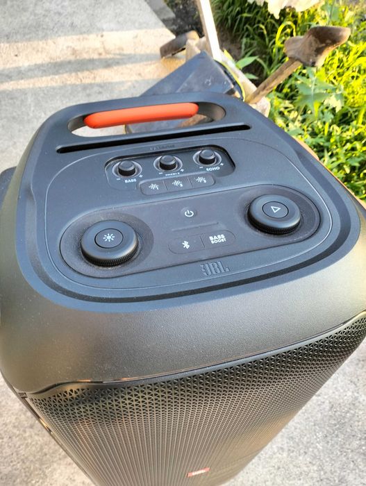 jBL party box 710