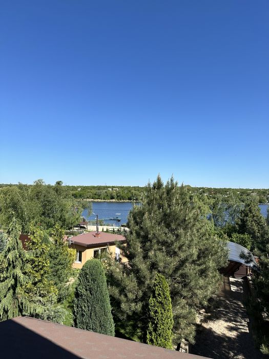 Продаж заміського будинку