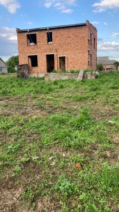 Недобудований будинок у Брошнів-Осаді
