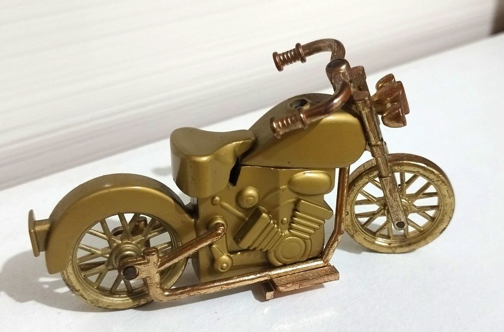 Isqueiro Moto Dourada