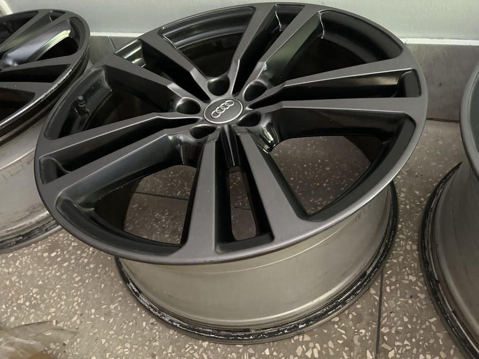 Оригинальные диски Audi R20 крашеные