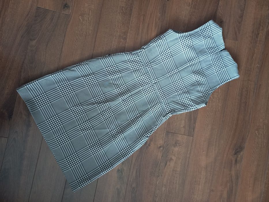 Elegancka_sukienka_krata