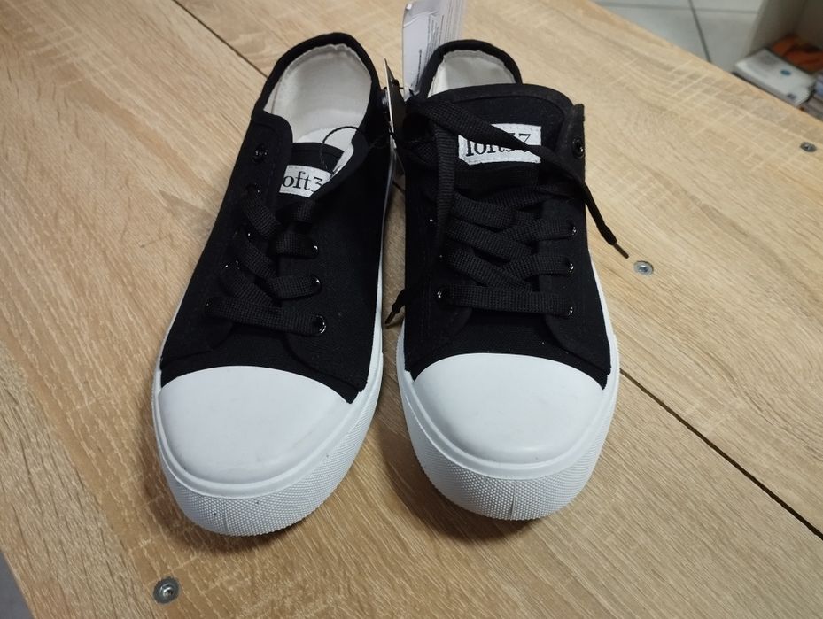 Nowe trampki rozmiar 38