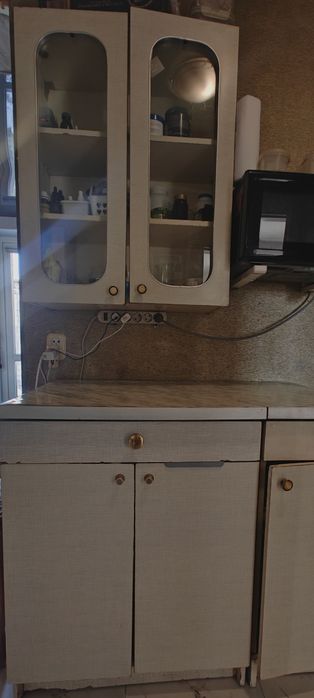 Продам старую кухонную мебель