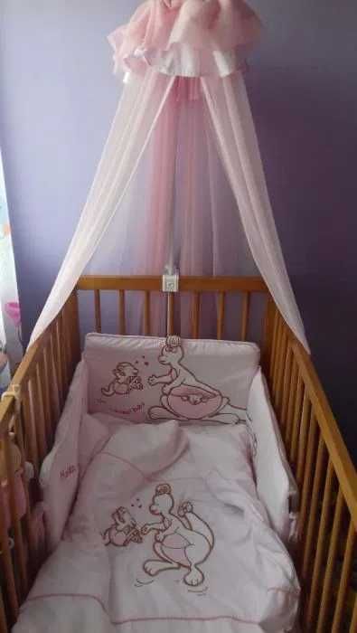 ochraniacz do łóżeczka z baldachimem