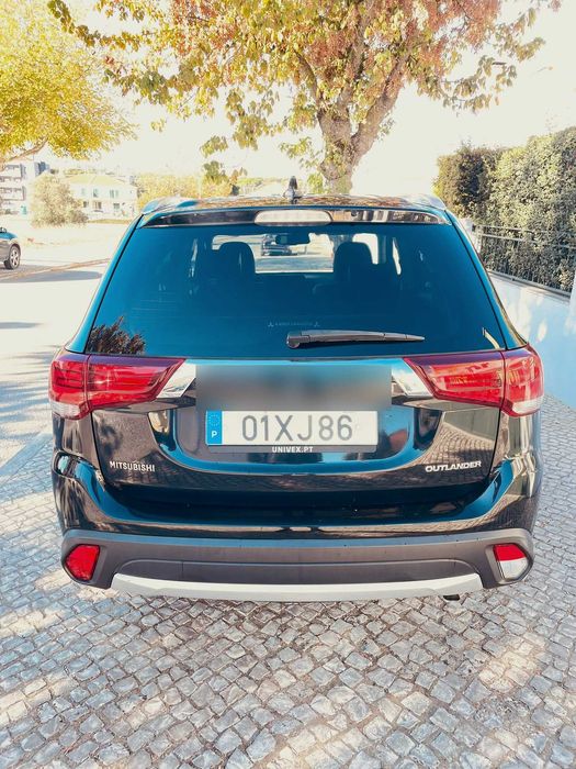 Mitsubishi Outlander 2.2 DI-D  7 Lugares 150 CV — photo 2