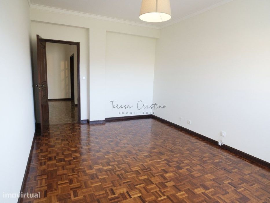 Apartamento T3 para arrendamento com garagem | Arca e Ponte de Lima