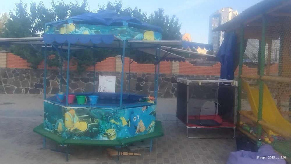Дитячий розважальний комплекс(Батут,рибалка,лабіринт)