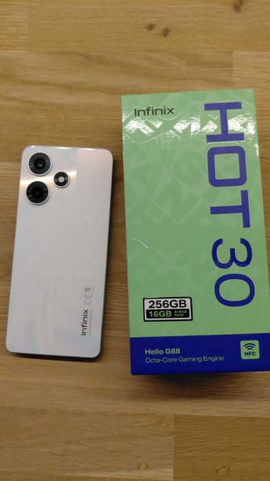 Smartfon Infinix HOT30 6.7"