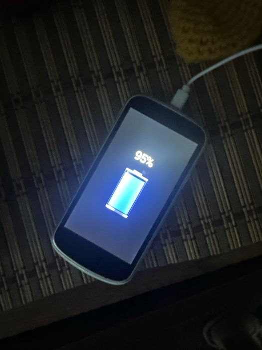 смартфон gigabyte gsmart aku a1