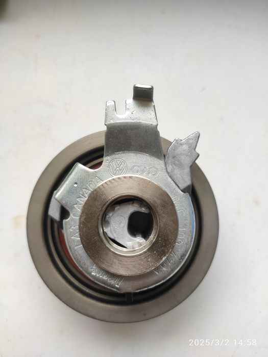 Ролик ременя натяжний  ГРМ VAG 04E109479A