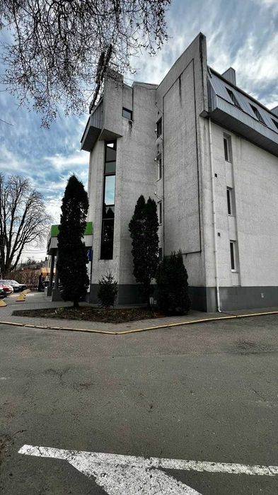 Продам комерційну будівлю в центрі міста