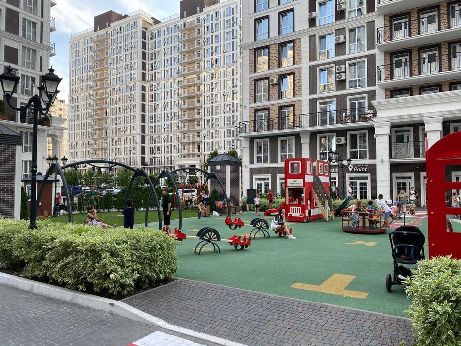 Магазин, Салон 42 кв.м, Топ локація, Нова Англія, метро