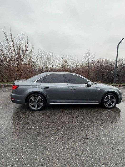 Продам  автомобіль  AUDI   A4  2018