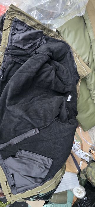Kurtka służbowa z podpinką i emblematem ubranie na złą pogodę w kolorze khak straż graniczna sg arlen