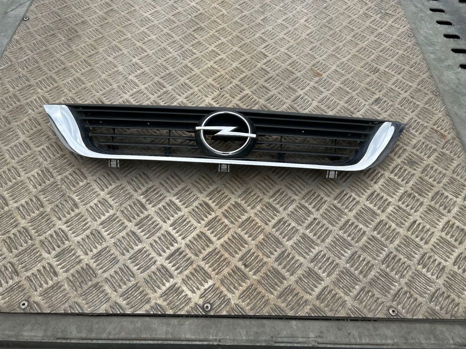 Grill atrapa Opel Vectra B lift