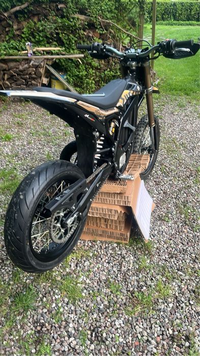 Surron Ultra bee 2025 Supermoto