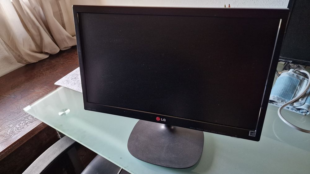 Monitor LG 20" polegadas