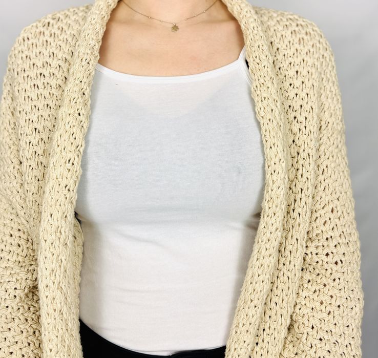 Beżowy długi kardigan z kieszeniami M 38