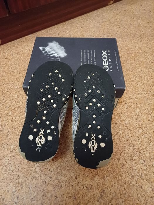 Продам кросівки дитячі