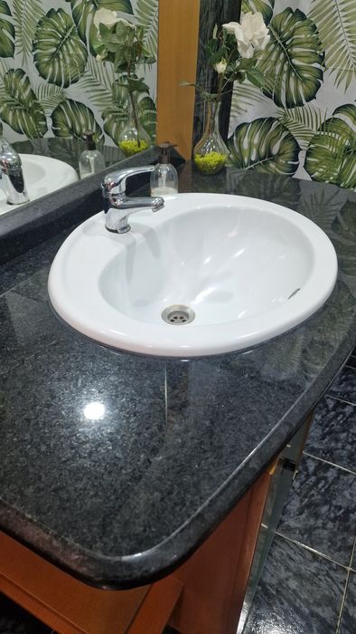 Móvel de casa de banho completo