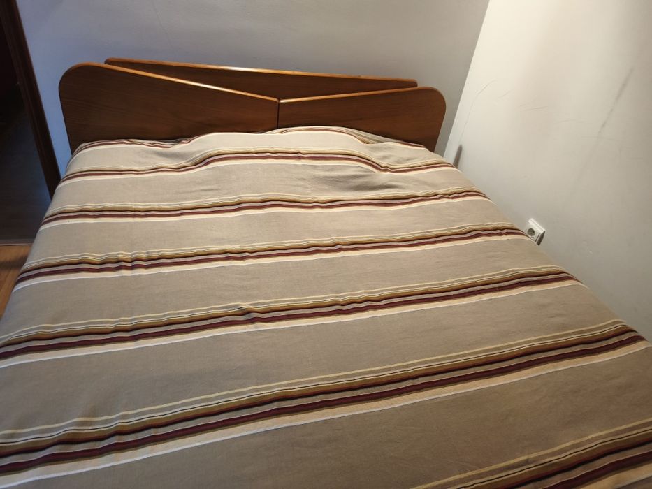 Conjunto de Quarto Casal - Cama, 2 Mesinhas e Espelho - Marca CERNE