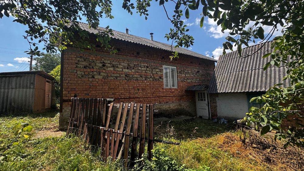 Продам цегляний будинок 80 соток