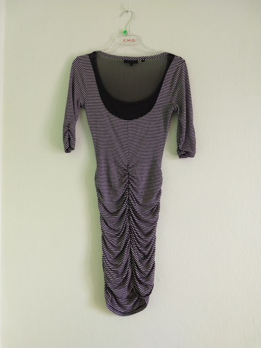 Sukienka dzianinowa Guess drapowana r.XS