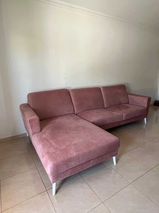 Sofá com chaise long