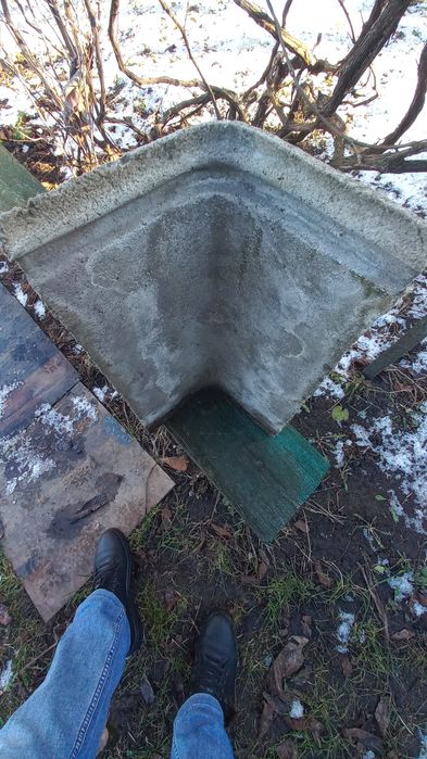 Продам  коньок бетонний